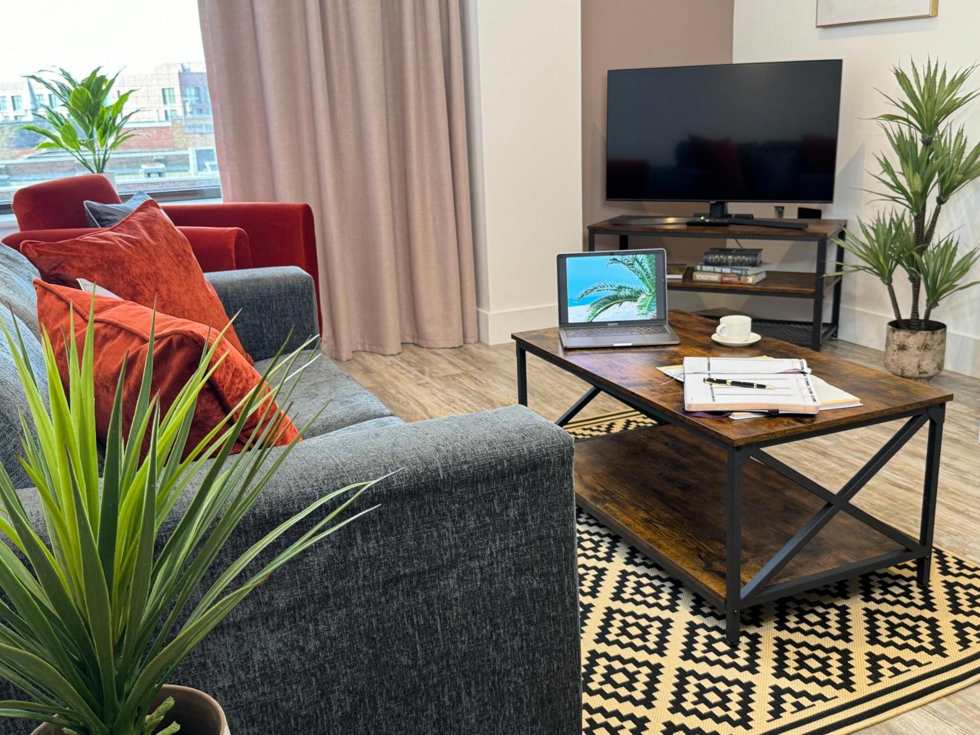 סווינדון Elegant One Bedroom Apartment מראה חיצוני תמונה