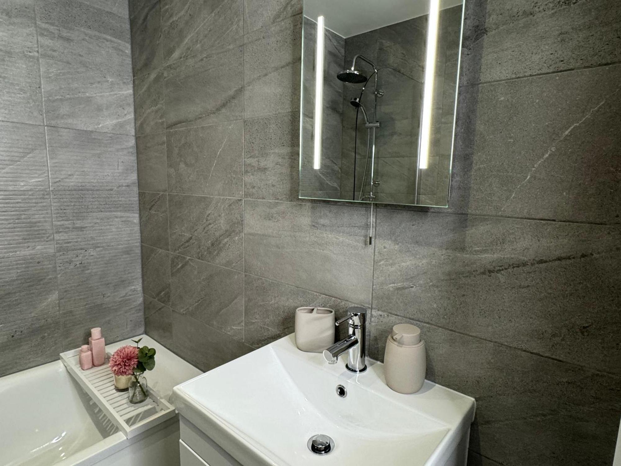 סווינדון Elegant One Bedroom Apartment מראה חיצוני תמונה