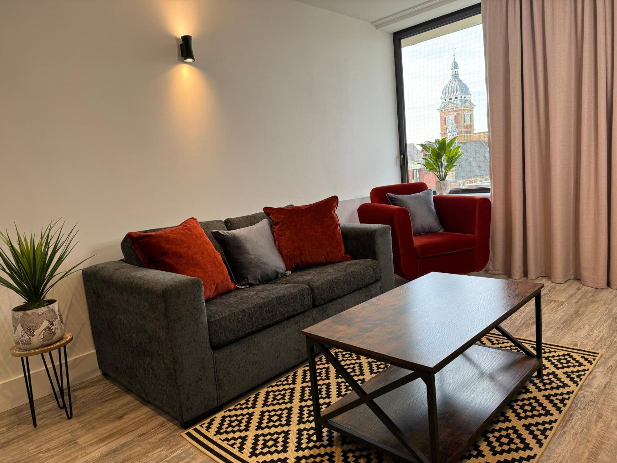 סווינדון Elegant One Bedroom Apartment מראה חיצוני תמונה